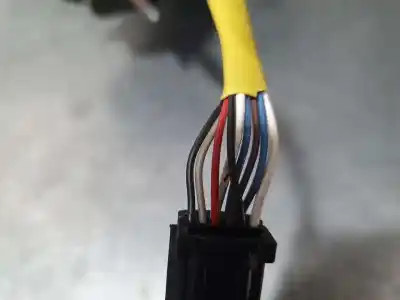 Peça sobressalente para automóvel em segunda mão espelho retrovisor direito por renault captur life referências oem iam 963019859r  