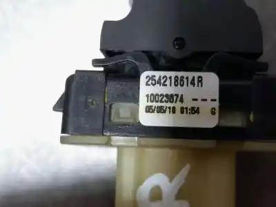 Peça sobressalente para automóvel em segunda mão botão / interruptor elevador vidro dianteiro direito por renault captur life referências oem iam 254218614r  