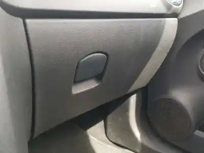 Автозапчастина б/у бардачок для OPEL CORSA D CMon Посилання на OEM IAM 13205263  