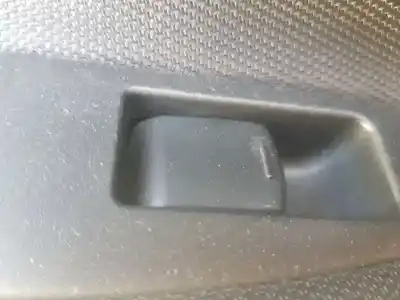 Recambio de automóvil de segunda mano de MANDO ELEVALUNAS TRASERO IZQUIERDO para NISSAN QASHQAI (J10)  referencias OEM IAM 25411BR00A  