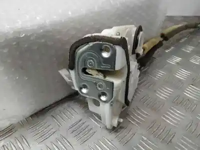 Tweedehands auto-onderdeel ACHTER LINKS DEURSLOT voor MAZDA 2 LIM. ()  OEM IAM-referenties 7J21B0566  