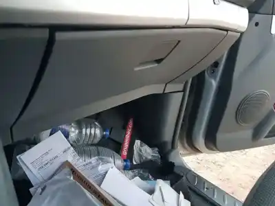 Автозапчастина б/у бардачок для ssangyong rodius xdi посилання на oem iam 7770021000eaj