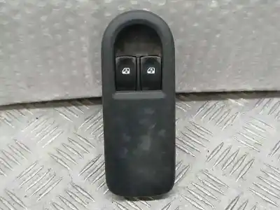Pièce détachée automobile d'occasion COMMANDE DE LÈVE VITRE AVANT GAUCHE pour RENAULT CLIO III  Références OEM IAM 8200356519  