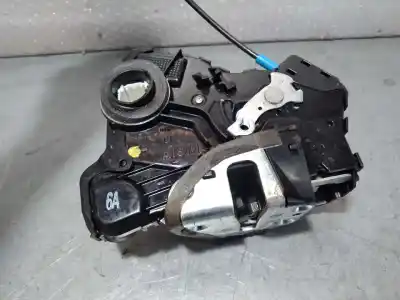 Peça sobressalente para automóvel em segunda mão fechadura da porta dianteira esquerda por toyota auris active referências oem iam 6904002210  