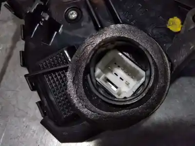 Peça sobressalente para automóvel em segunda mão fechadura da porta dianteira esquerda por toyota auris active referências oem iam 6904002210  