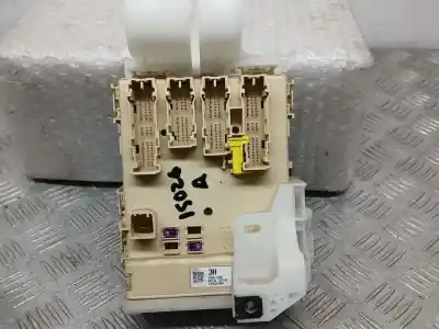 Second-hand car spare part fuse box unit for toyota auris active oem iam references 8922102331