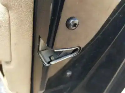 Second-hand car spare part front right door lock for bmw x3 (e83) 2.0d oem iam references 51217202146