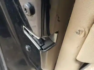 Second-hand car spare part left front door lock for bmw x3 (e83) 2.0d oem iam references 51217202143