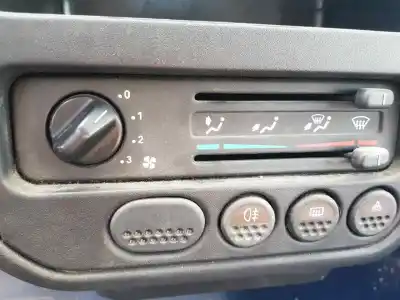 Recambio de automóvil de segunda mano de MANDO CALEFACCION / AIRE ACONDICIONADO para PEUGEOT 106 (S1)  referencias OEM IAM 6445G5  