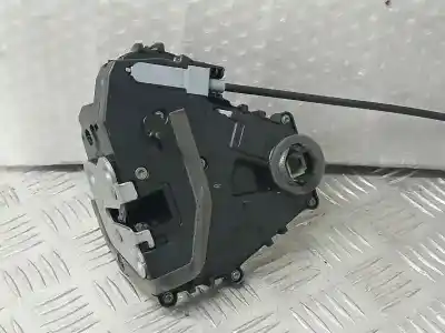 Pezzo di ricambio per auto di seconda mano serratura porta posteriore destra per renault captur ii techno riferimenti oem iam 825021122r  
