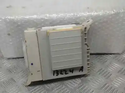 Second-hand car spare part fuse box unit for lexus is200 (ds2/is2) 250 v6 oem iam references 8273053020