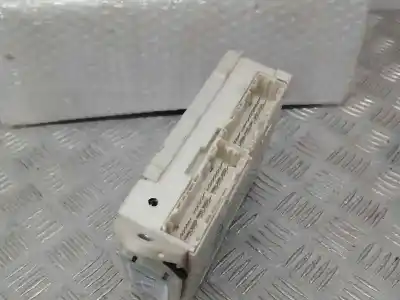Second-hand car spare part fuse box unit for lexus is200 (ds2/is2) 250 v6 oem iam references 8273053050  6d040961