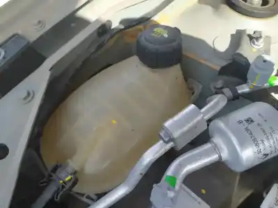 Peça sobressalente para automóvel em segunda mão depósito de expansão por dacia sandero stepway referências oem iam 217102572r