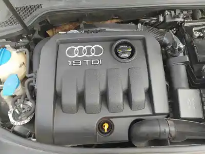 Автозапчастина б/у крішка двигуна для AUDI A3 (8P) ATRACCION Посилання на OEM IAM 03G103925CA  