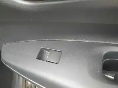 Pezzo di ricambio per auto di seconda mano comando alzacristalli posteriori destro per toyota corolla (e21) hybrid active riferimenti oem iam 8481002240