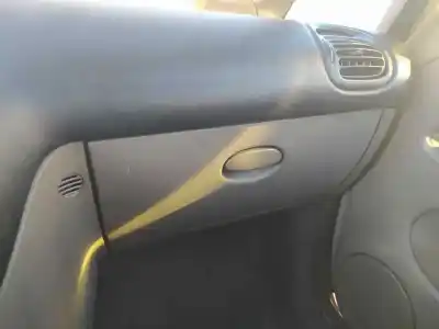 Recambio de automóvil de segunda mano de Guantera para CITROEN XSARA PICASSO 2.0 HDi Vivace referencias OEM IAM 8214LV  