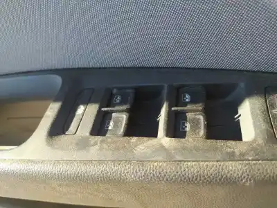 Автозапчасти б/у ВЫКЛЮЧАТЕЛЬ ЛЕВОГО ПЕРЕДНЕГО ОКНА за SEAT LEON ST (5F8)  ссылки OEM IAM 5G0959857G IHA  
