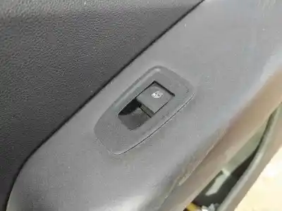 Pièce détachée automobile d'occasion COMMANDE DE LÈVE VITRE AVANT DROIT pour RENAULT CAPTUR II  Références OEM IAM 254013877R  