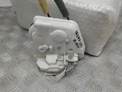 Second-hand car spare part front right door lock for mazda 3 lim. () black tech edition oem iam references 7l19a1109  