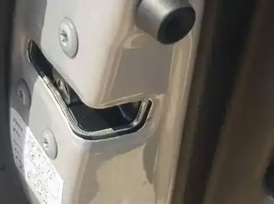 Peça sobressalente para automóvel em segunda mão  por TOYOTA YARIS  Referências OEM IAM 690400D140  