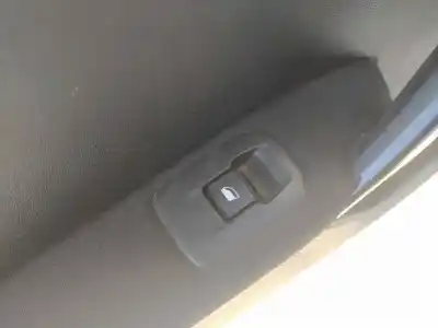 Peça sobressalente para automóvel em segunda mão botão / interruptor elevador vidro traseiro esquerdo por peugeot 208 tech edition blue hdi referências oem iam 96751119zd