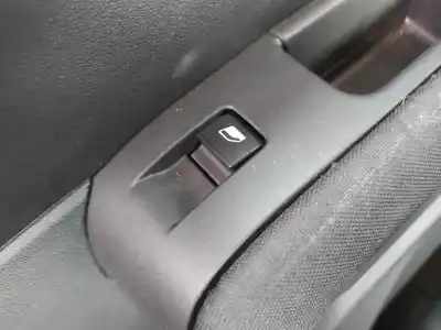 Peça sobressalente para automóvel em segunda mão botão / interruptor elevador vidro traseiro direito por citroen c3 shine pack referências oem iam 96762292zd