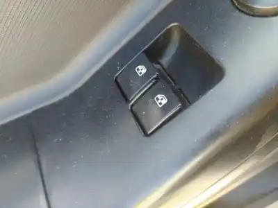 Автозапчастина б/у передні вікний вмикач для kia cee´d drive посилання на oem iam 935701h021eq