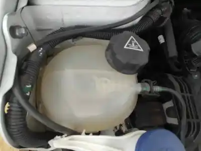 Peça sobressalente para automóvel em segunda mão depósito de expansão por peugeot 208 (p2) allure referências oem iam 9824198680