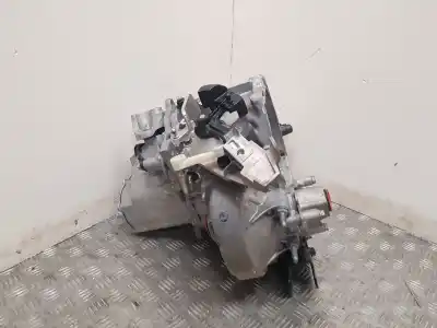 Second-hand car spare part gearbox for opel corsa f elegance oem iam references 20v257 6 velocidades 1137613