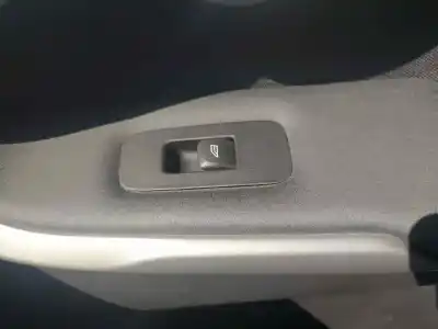 Peça sobressalente para automóvel em segunda mão botão / interruptor elevador vidro dianteiro direito por volvo v40 fastback (525) d3 referências oem iam 31394840