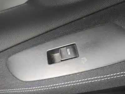 Second-hand car spare part right front power window switch for toyota auris hybrid active oem iam references 8481002130