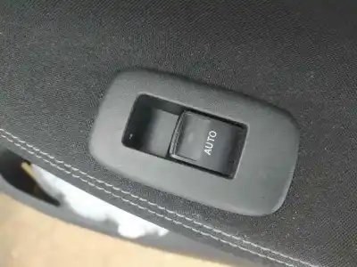Second-hand car spare part rear right power window switch for toyota auris hybrid active oem iam references 6984002390