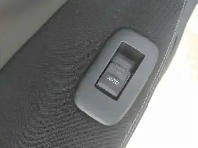 Second-hand car spare part rear left power window switch for toyota auris hybrid active oem iam references 6984002390