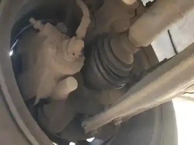 Автозапчасти б/у ПЕРЕДНЯЯ ПРАВАЯ КУЛАЧКА за VOLKSWAGEN POLO (9N3)  ссылки OEM IAM 6Q0407256AC  