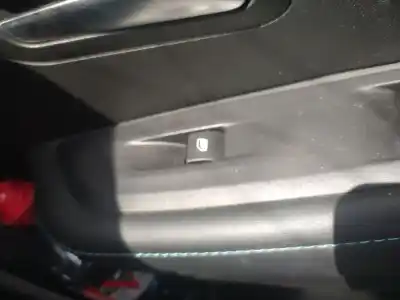 Автозапчастина б/у передній правий віконний вимикач для PEUGEOT 208 II (UB_, UP_, UW_, UJ_) 1.2 PURETECH 100 Посилання на OEM IAM 98044803ZD  