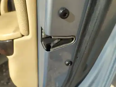 Автозапчастина б/у ЗАМОК ПЕРЕДНІЙ ПРАВІ ДВЕРІ для BMW 3 (E90)  Посилання на OEM IAM 51217202146  