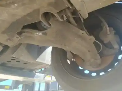 Recambio de automóvil de segunda mano de BRAZO SUSPENSION INFERIOR DELANTERO IZQUIERDO para RENAULT KANGOO EXPRESS (FW0/1_)  referencias OEM IAM 8200586561  
