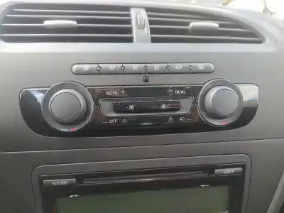 Peça sobressalente para automóvel em segunda mão comando de sofagem (chauffage / ar condicionado) por seat leon (1p1) 1.2 tsi referências oem iam 5p0907044ab