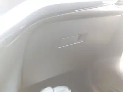 Peça sobressalente para automóvel em segunda mão porta luvas por opel corsa f 1.2 (68) referências oem iam 98322499zd