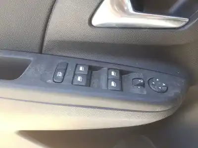 Peça sobressalente para automóvel em segunda mão botão / interruptor elevador vidro dianteiro esquerdo por opel corsa f 1.2 (68) referências oem iam 98044803zd