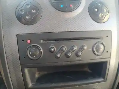 Piesă de schimb auto la mâna a doua SISTEM AUDIO / CD RADIO CASETOFON pentru RENAULT MEGANE II FAMILIAR  Referințe OEM IAM 8200607915  