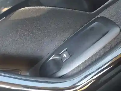 Piesă de schimb auto la mâna a doua panou comandã geamuri electrice fatã partea din dreapta pentru peugeot 208 style referințe oem iam 96751129zd