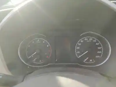 Peça sobressalente para automóvel em segunda mão quadrante por toyota yaris active referências oem iam 