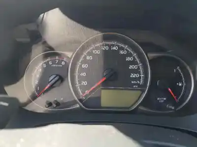 Peça sobressalente para automóvel em segunda mão quadrante por toyota yaris active referências oem iam 838000df80