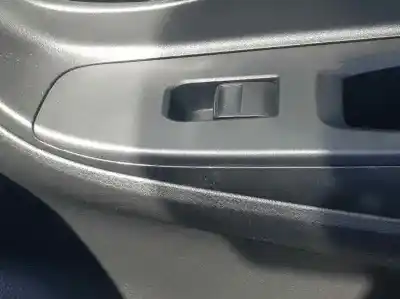 Peça sobressalente para automóvel em segunda mão botão / interruptor elevador vidro dianteiro direito por toyota yaris active referências oem iam 848100d030