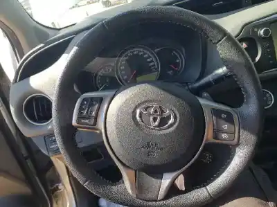 Peça sobressalente para automóvel em segunda mão volante por toyota yaris active referências oem iam 451000d130b0