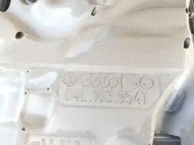 Recambio de automóvil de segunda mano de TAPA MOTOR para AUDI A3 SPORTBACK (8VA, 8VF)  referencias OEM IAM 04L103954T  