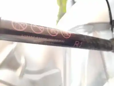 Автозапчастина б/у амортизаторі багажника/дверей для toyota aygo x (_b7_) 1.0 vvt-i (kgb70) посилання на oem iam 689500h050