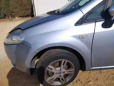 Pezzo di ricambio per auto di seconda mano Parafango Anteriore Sinistro per FIAT GRANDE PUNTO (199) 1.3 16V JTD CAT Riferimenti OEM IAM 51855636  