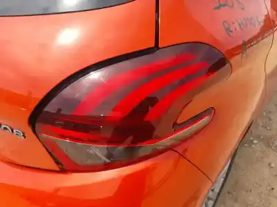 Автозапчастина б/у правий ліхтар для peugeot 208 i (ca_, cc_) 1.2 vti 82 посилання на oem iam 9672628380